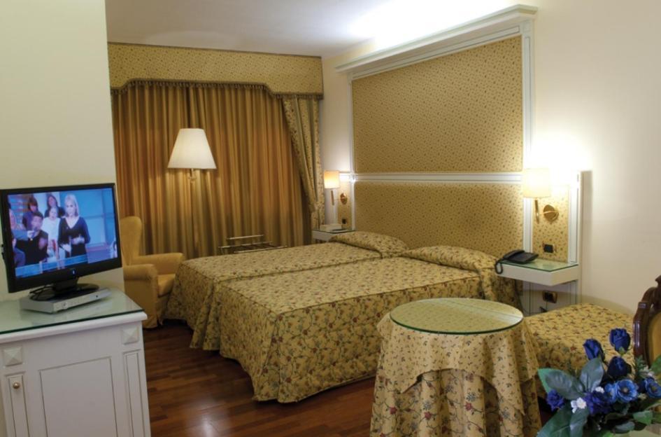 Hotel La Bussola Novara Exteriér fotografie