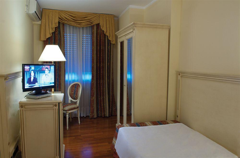 Hotel La Bussola Novara Exteriér fotografie