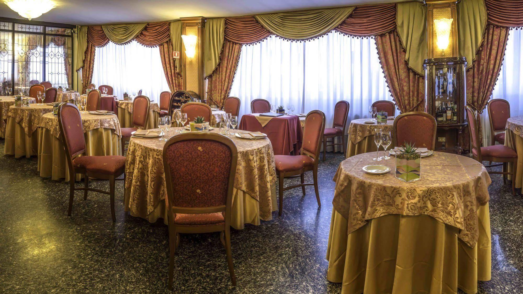 Hotel La Bussola Novara Exteriér fotografie